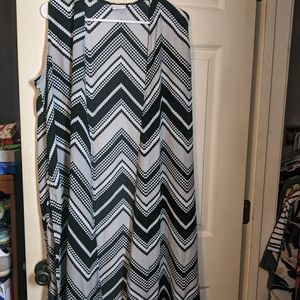 Size med lularoe kimono